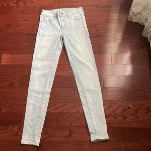 White American eagle jeans